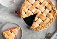 Homemade Rhubarb Strawberry Pie