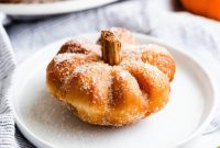 Spiced Pumpkin Doughnut Delights
