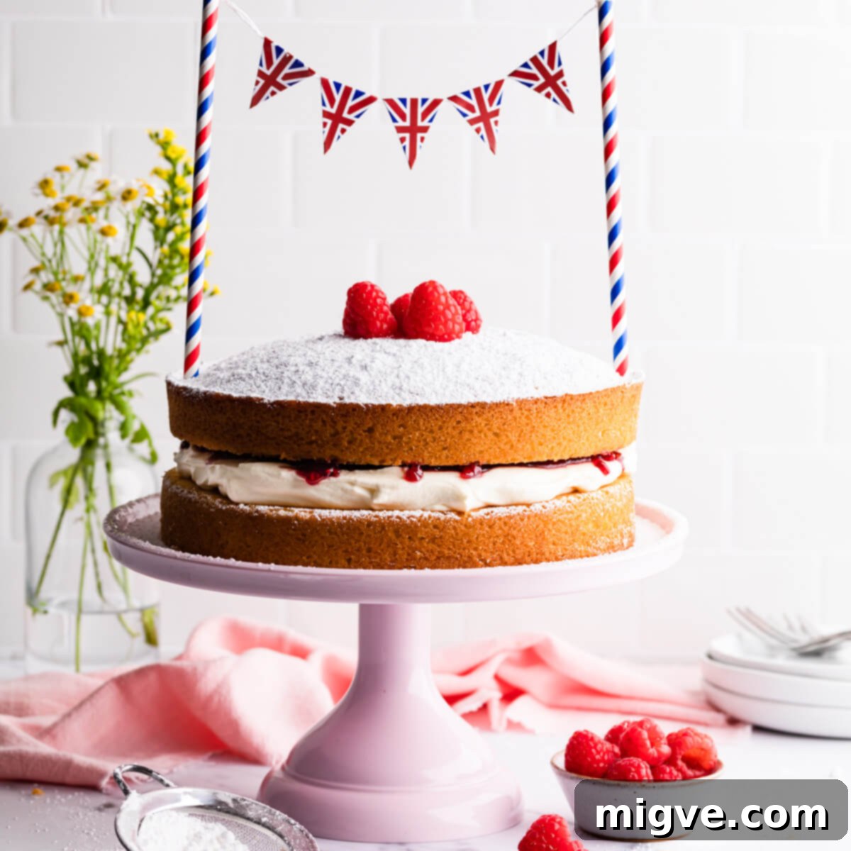 Classic Victoria Sponge 1 featured 17710