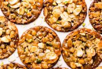 Florentine Almond Lace