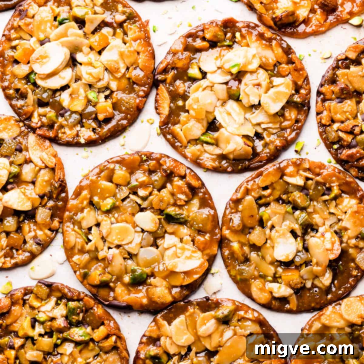 Florentine Almond Lace 1 featured 4149