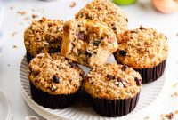 Crunchy Apple Granola Muffins