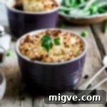Mini lentil shepherd's pies recipe! Comfort food at its best, super easy to make! #vegan #veggiepie #lentilpie