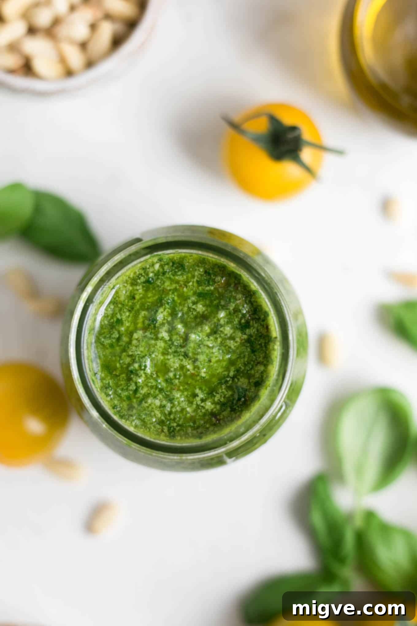 5-minute vegan pesto! Super easy recipe for classic basil pesto! #veganpesto #veganrecipe #dairyfree | via @annabanana.co