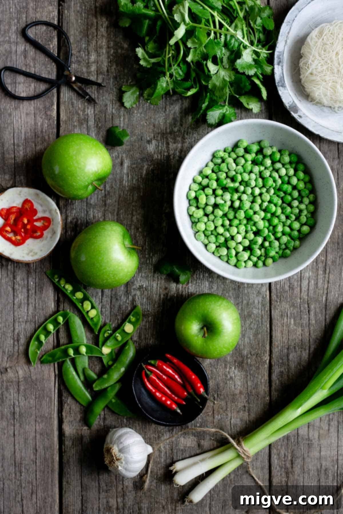 Aromatic Thai Pea Apple Velvet 3 Easy 7-Ingredient Vegan Thai Pea and Apple Soup Recipe for Quick Healthy Meals
