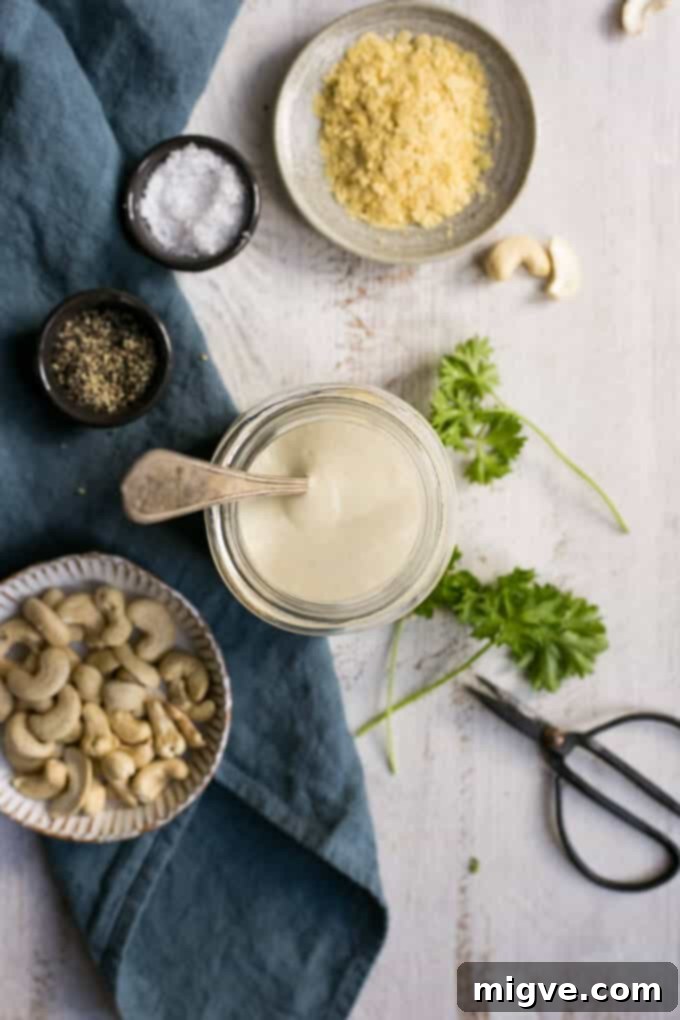 Vegan spaghetti carbonara with cashew sauce | via @annabanana.co