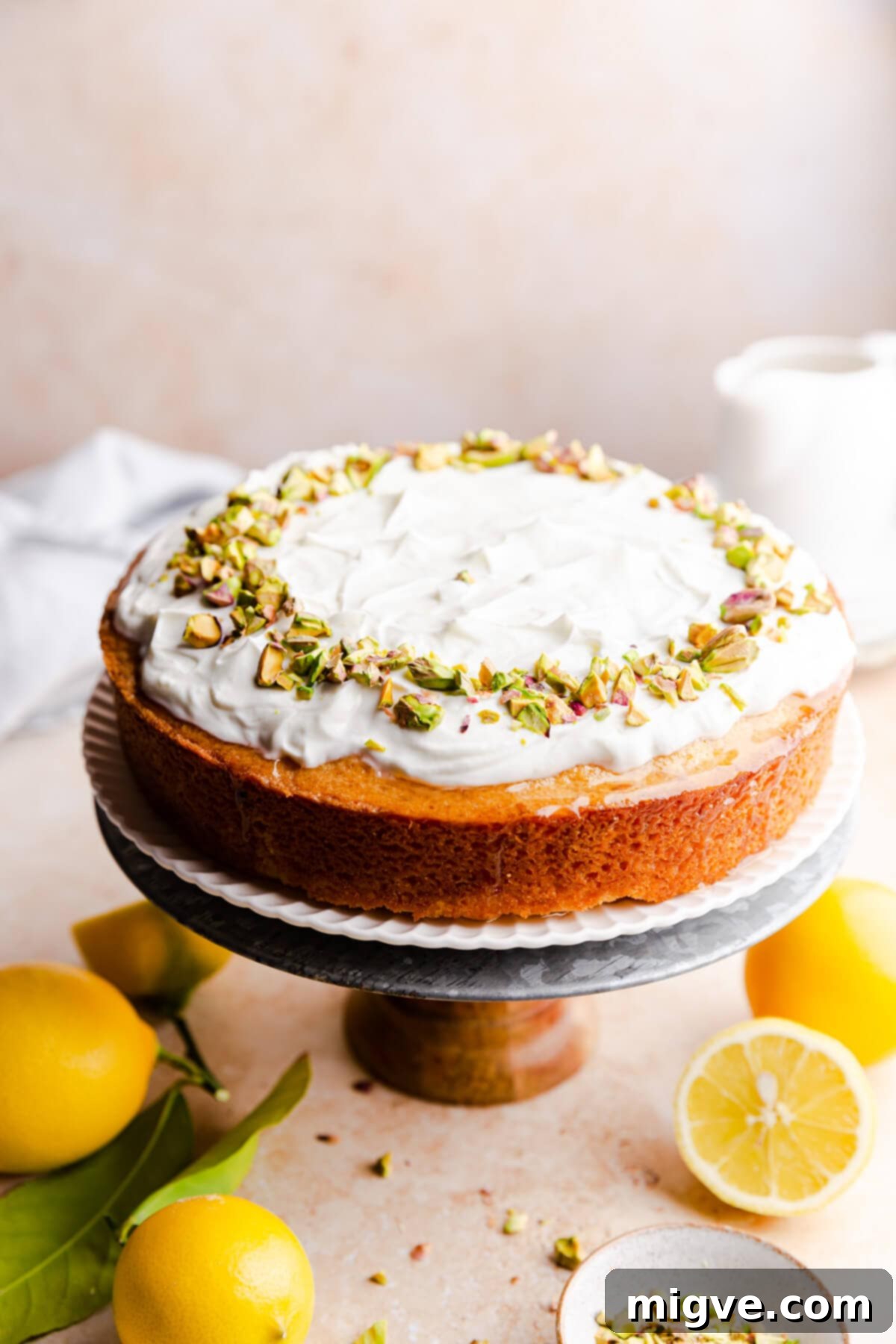 45 degree angle view of the cake on the cake stand