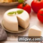 Vegan mozzarella cheese! Delicious, non- dairy alternative for all the cheese lovers. Super yummy and easy to follow recipe! | via @annabanana.co