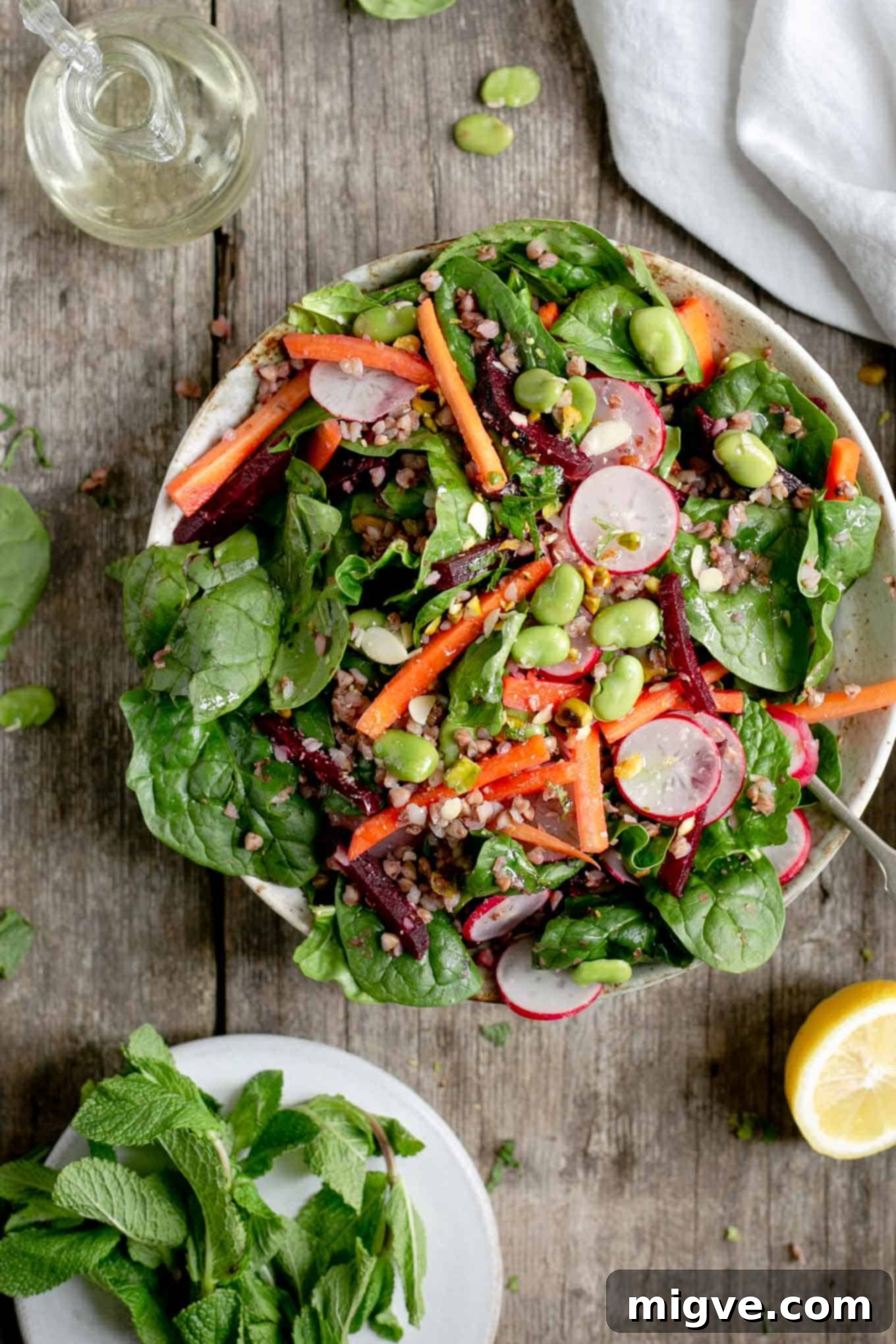 Super clean spinach and beetroot salad with hearty buckwheat, perfect for a satisfying, healthy, vegan, and dairy-free meal. Recipe by AnnaBanana.