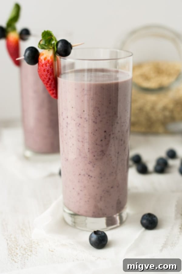 Classic blueberry and oat smoothie recipe. Healthy and quick way to start your day!