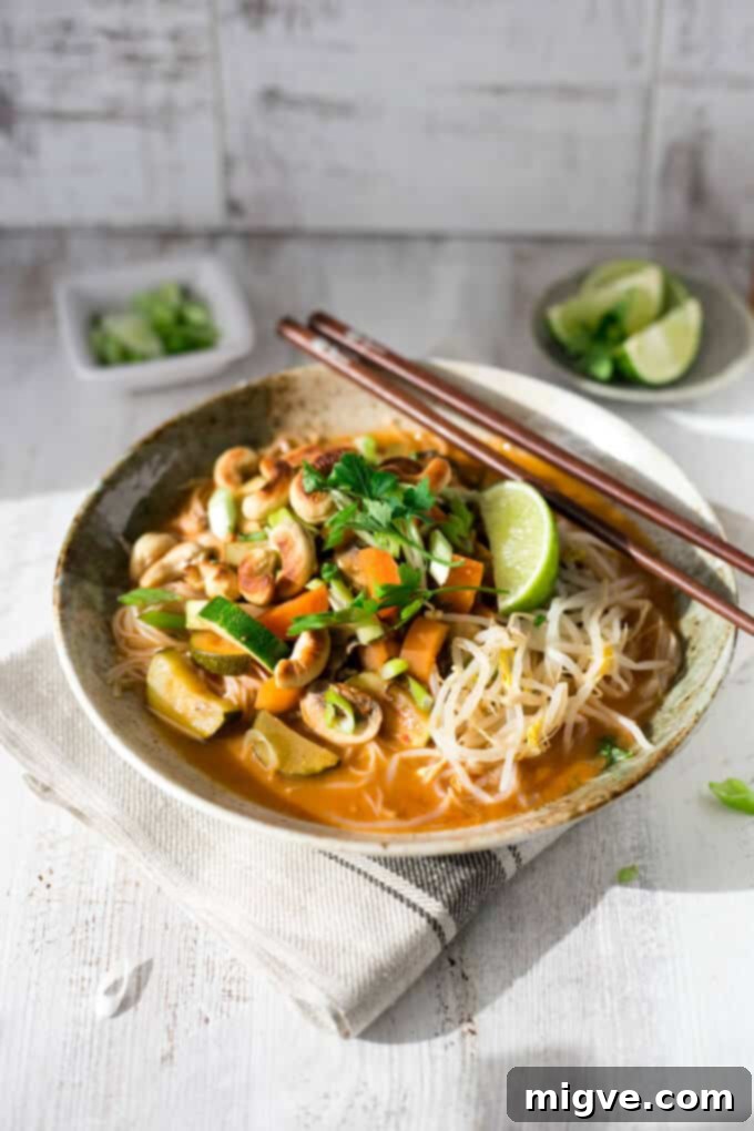 Northern Thai Khao Soi Coconut Curry Noodles 9 Super easy and quick recipe for Thai red curry noodles, punching with Thai spices and aromas. Fall in love with these flavors! | via @annabanana.co