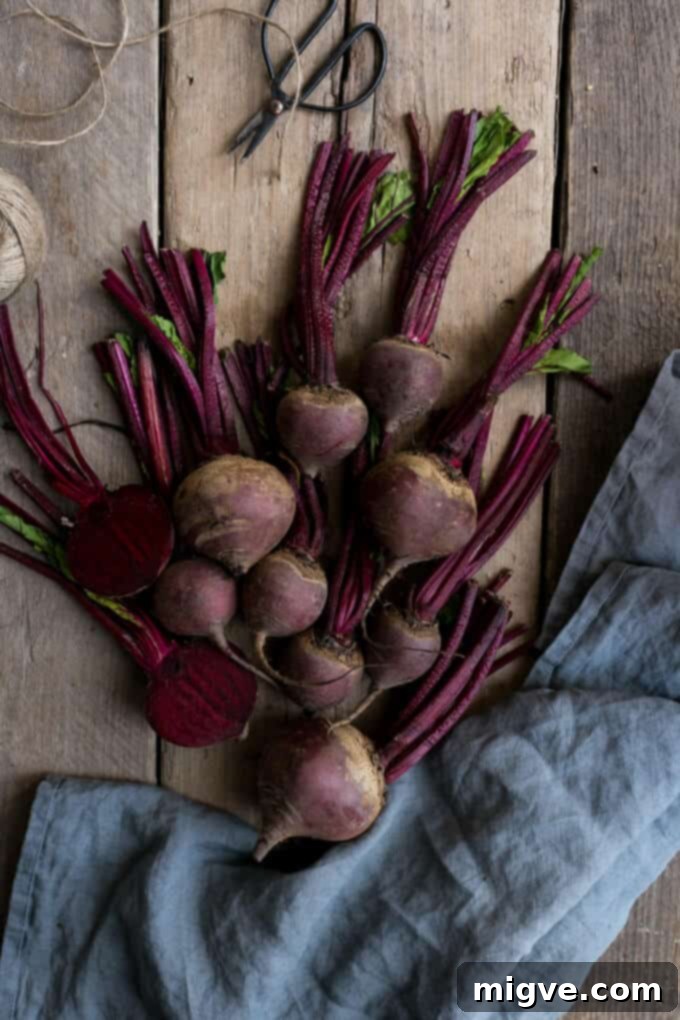 Crispy filo tarts with beetroot, cream cheese, chives and nigella seeds | via @annabanana.co