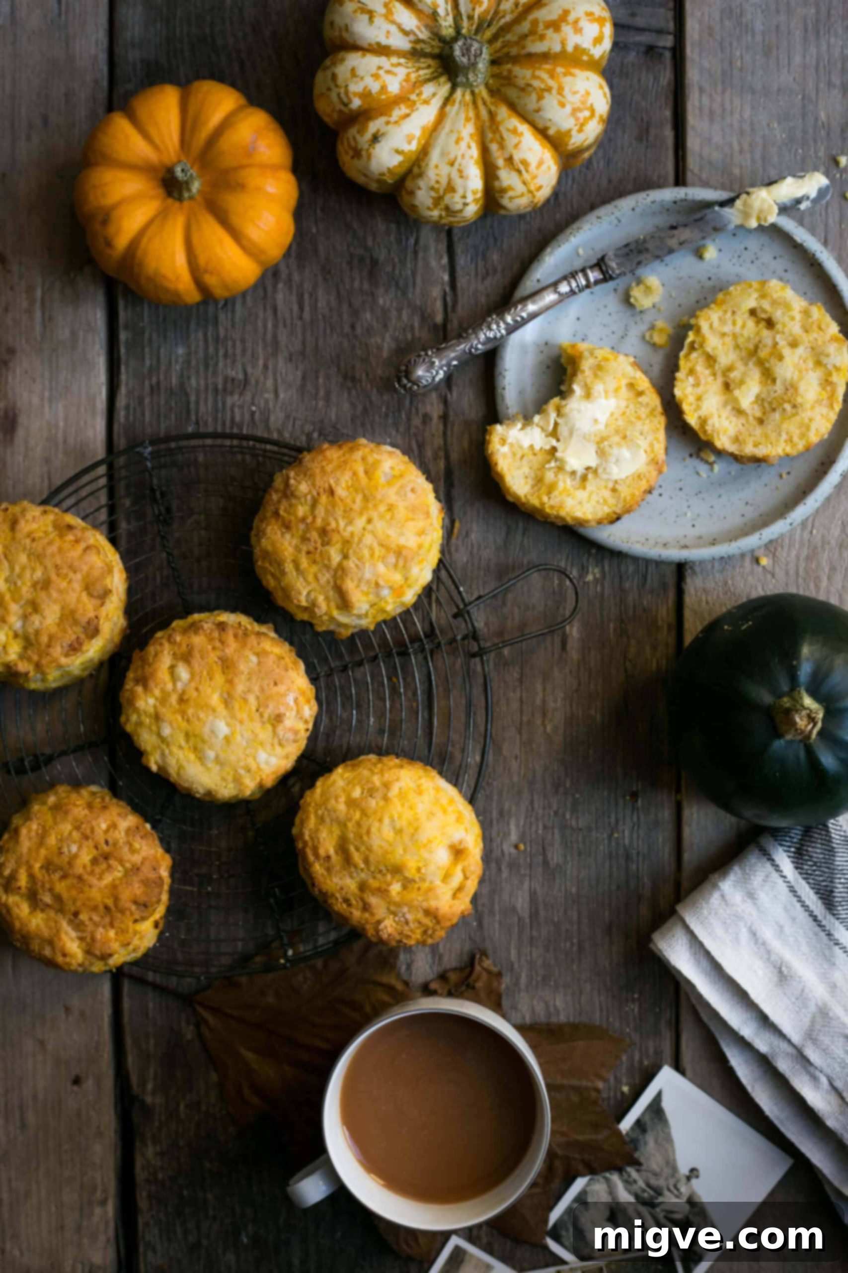 Delicious pumpkin scones with cheese, a modern twist on a classic recipe. Perfect for autumn baking, with vegan options available. #pumpkin #scones #cheesescones