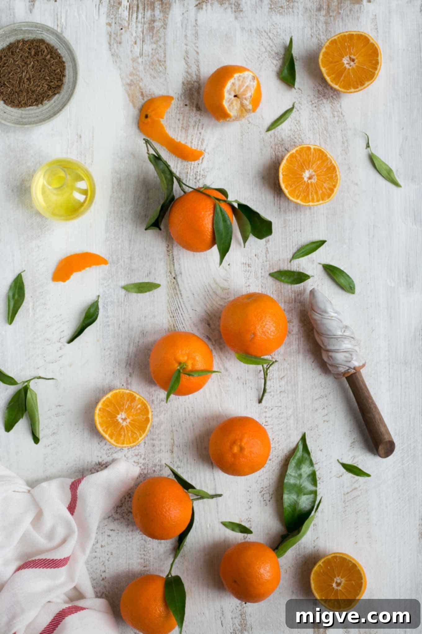 Avocado and clementine salad with pomegranate #vegan #dairyfree #healthy | via @annabanana.co