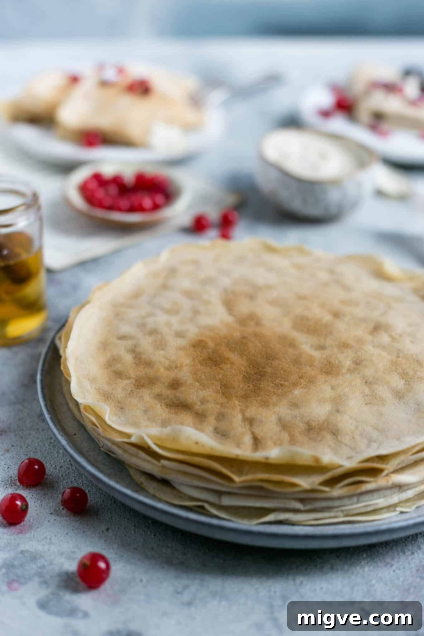 Classic vegan French crepes, a delicious recipe for breakfast or brunch